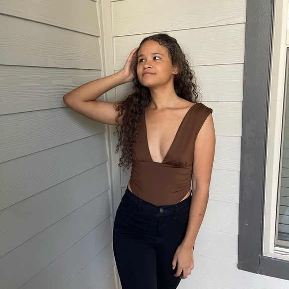 Brown Top - Picture 5 of 5